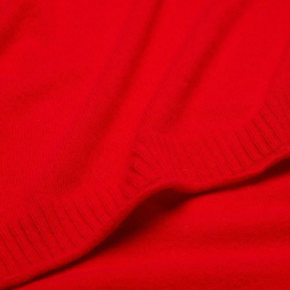 AQUA Cashmere Throw Blanket Bloomingdale's Exclusive in Big Apple Red